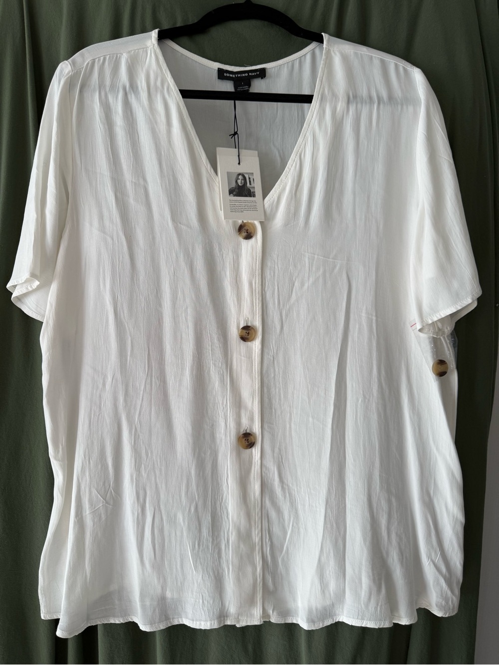 Something Navy White Button-Front Short Sleeve V-Neck Top sz L